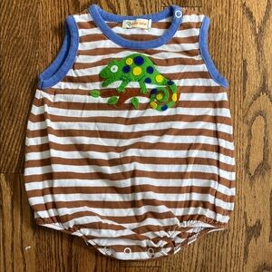Brown white stripe Baby Luigi lizard appliqué bubble size 9 months great